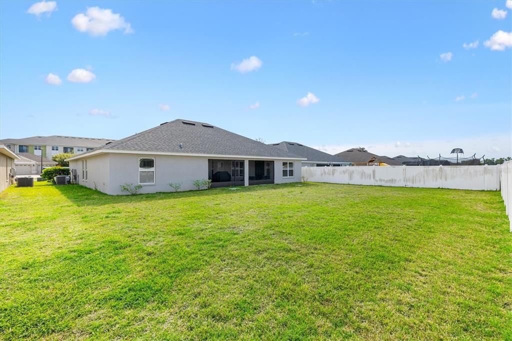 En Venta: $374,900 (4 camas, 3 baños, 2279 Pies cuadrados)