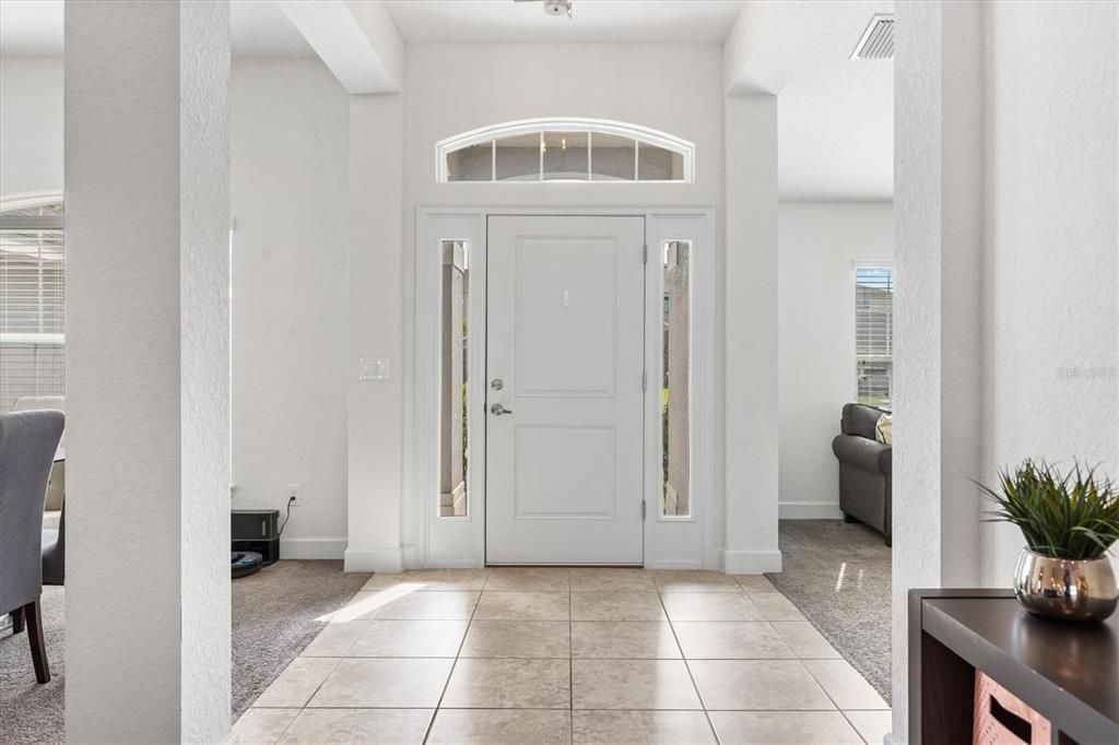 En Venta: $374,900 (4 camas, 3 baños, 2279 Pies cuadrados)