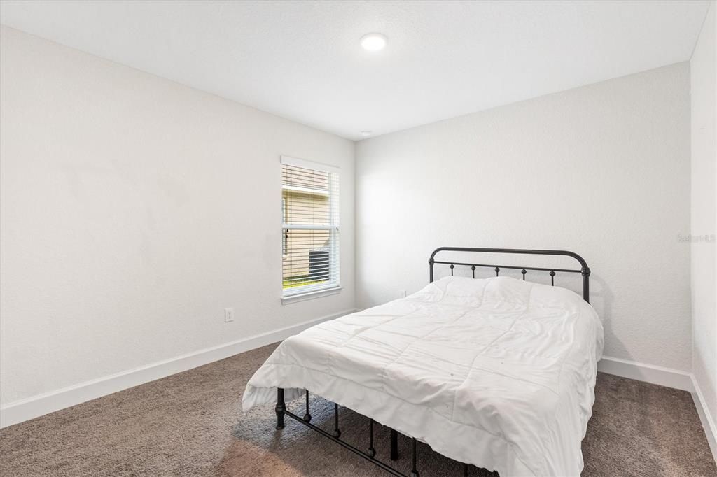En Venta: $374,900 (4 camas, 3 baños, 2279 Pies cuadrados)