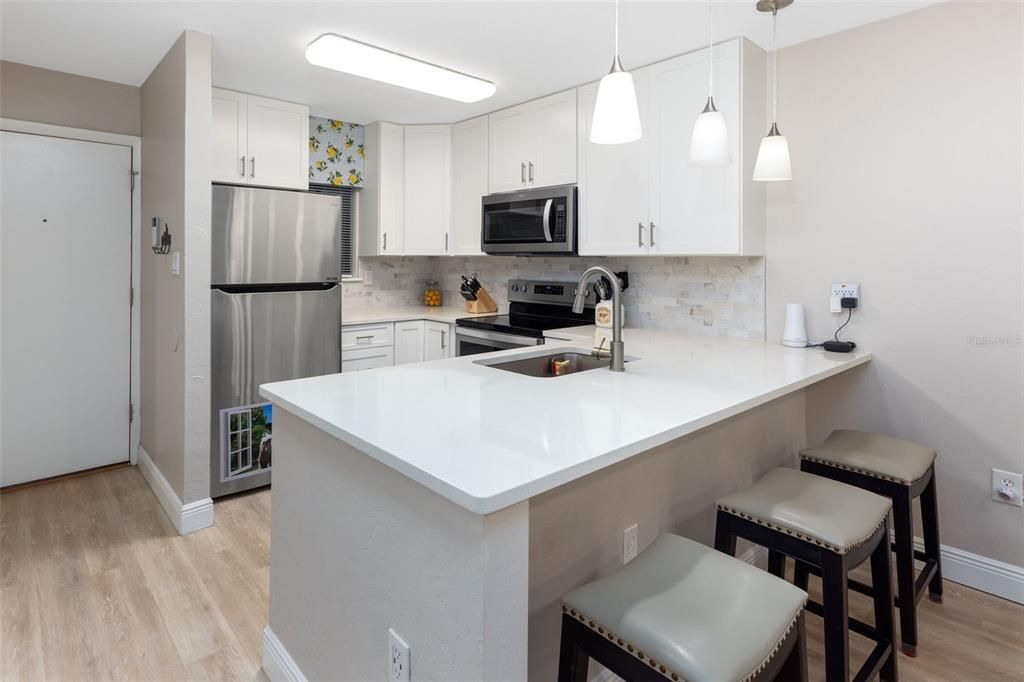 For Sale: $134,900 (2 beds, 2 baths, 874 Square Feet)