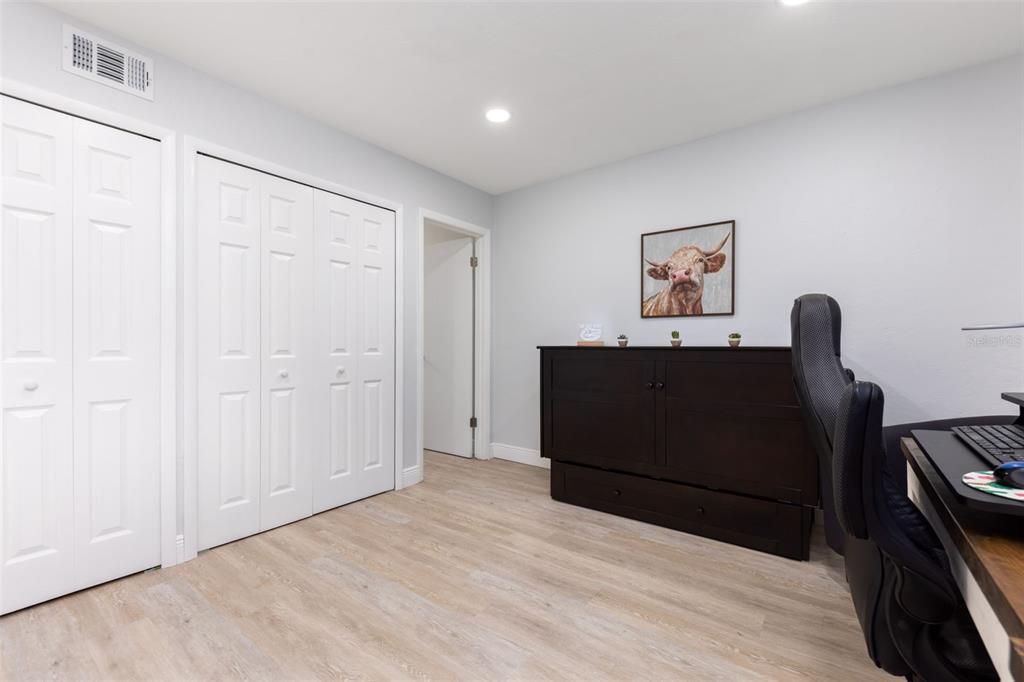 For Sale: $134,900 (2 beds, 2 baths, 874 Square Feet)