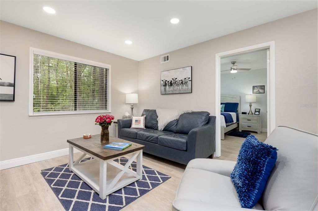 For Sale: $134,900 (2 beds, 2 baths, 874 Square Feet)