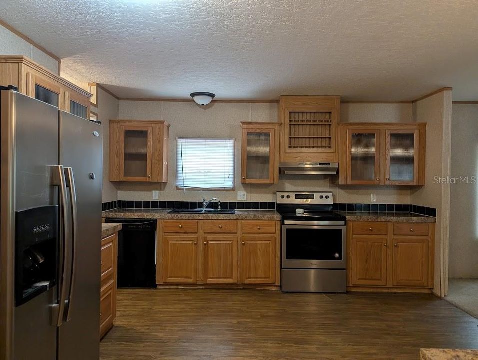 На продажу: $235,000 (3 спален, 2 ванн, 1800 Квадратных фут)