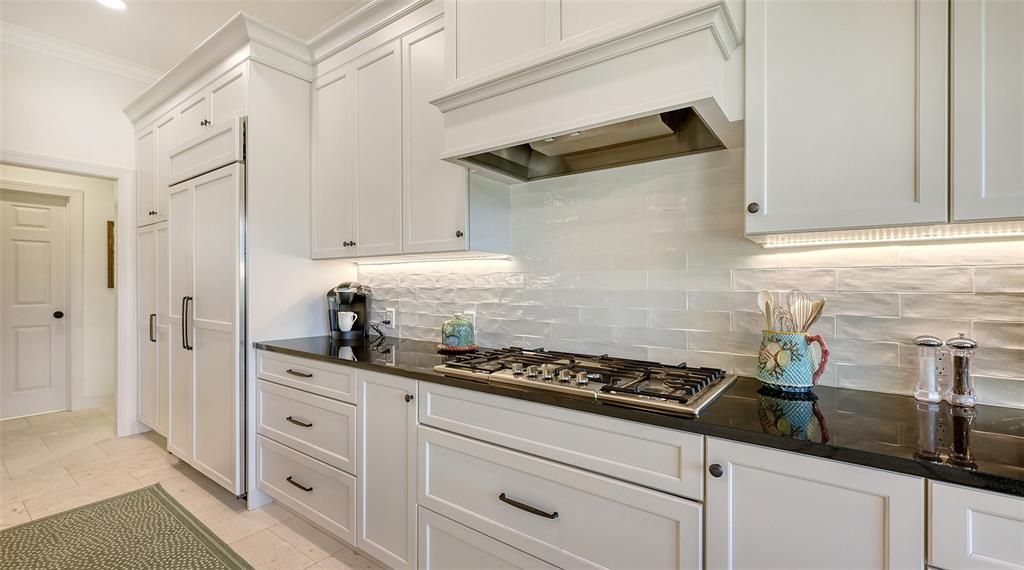 Activo con contrato: $1,465,000 (3 camas, 3 baños, 2414 Pies cuadrados)