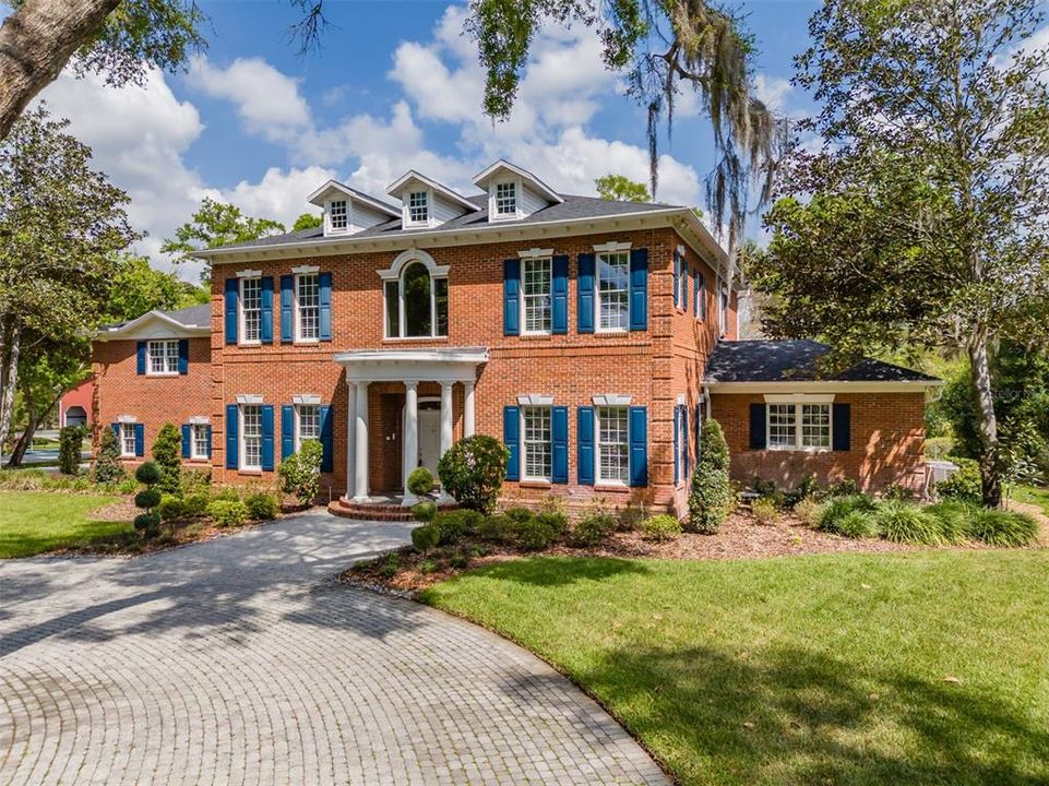 For Sale: $2,150,000 (6 beds, 4 baths, 6341 Square Feet)