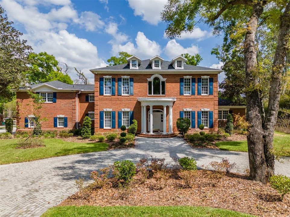 For Sale: $2,150,000 (6 beds, 4 baths, 6341 Square Feet)