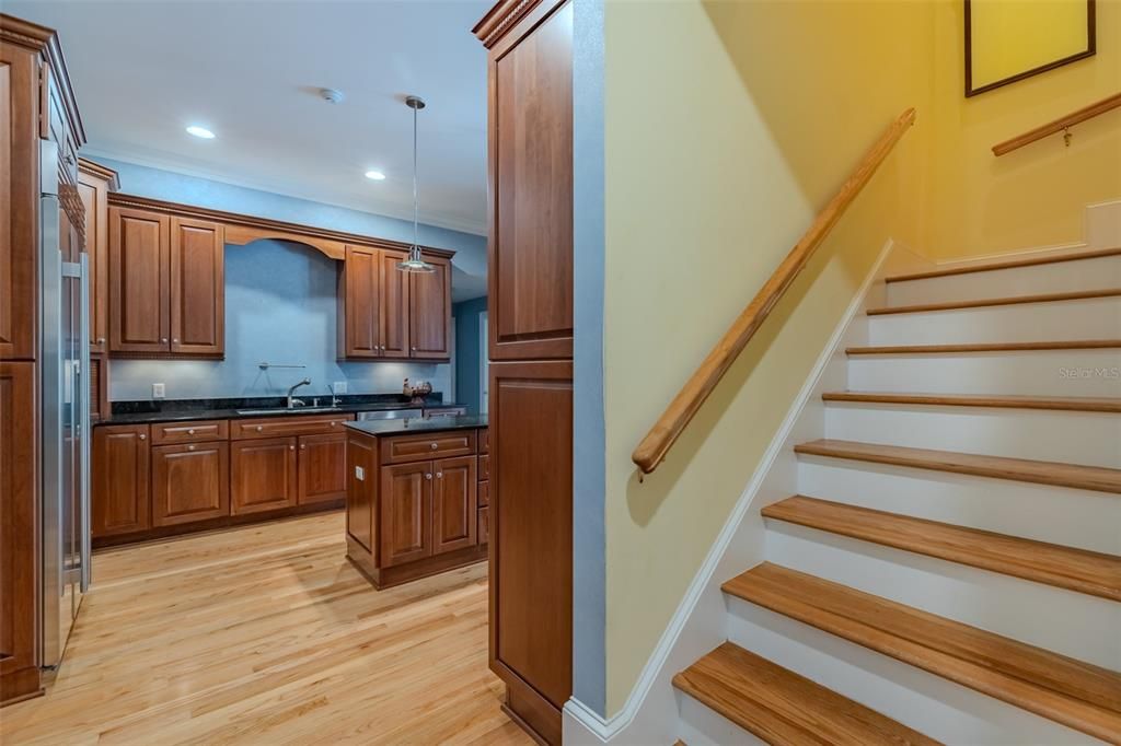 For Sale: $2,150,000 (6 beds, 4 baths, 6341 Square Feet)