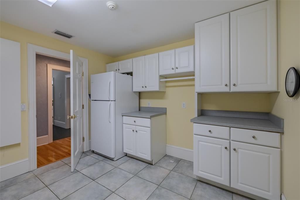 For Sale: $2,150,000 (6 beds, 4 baths, 6341 Square Feet)