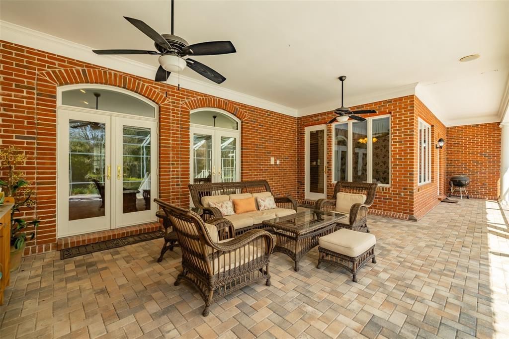 For Sale: $2,150,000 (6 beds, 4 baths, 6341 Square Feet)