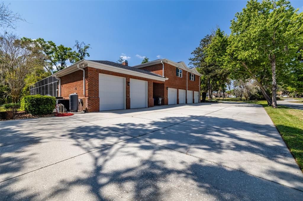 For Sale: $2,150,000 (6 beds, 4 baths, 6341 Square Feet)
