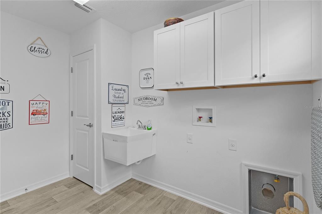 For Sale: $349,900 (3 beds, 2 baths, 1547 Square Feet)
