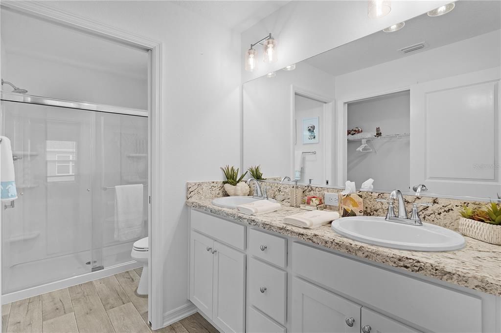 For Sale: $349,900 (3 beds, 2 baths, 1547 Square Feet)
