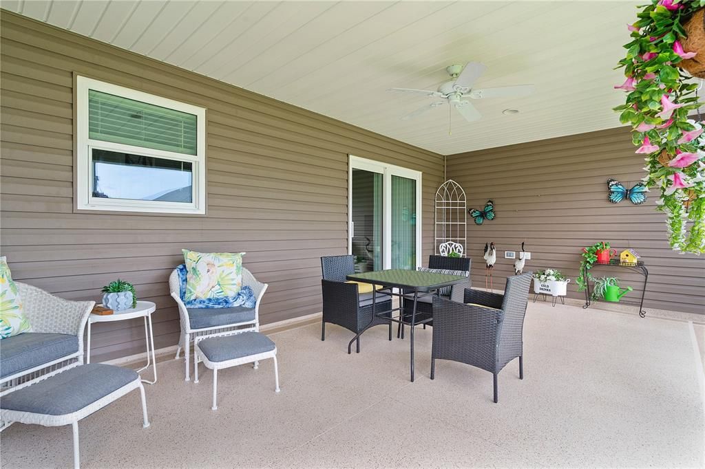 For Sale: $349,900 (3 beds, 2 baths, 1547 Square Feet)
