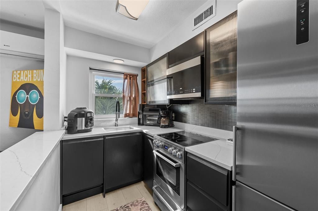 待售: $1,450,000 (4 贝兹, 0 浴室, 2244 平方英尺)