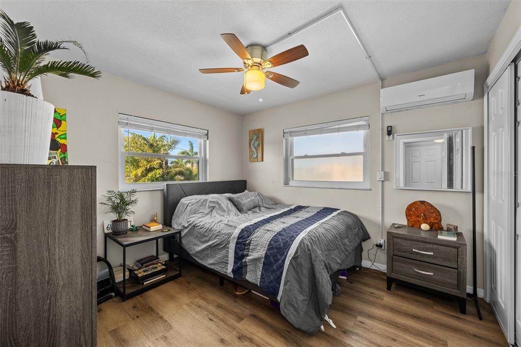 待售: $1,450,000 (4 贝兹, 0 浴室, 2244 平方英尺)