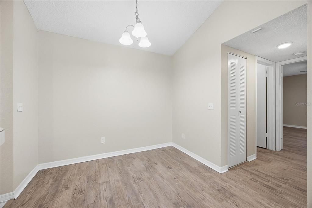 For Sale: $155,000 (2 beds, 2 baths, 1054 Square Feet)