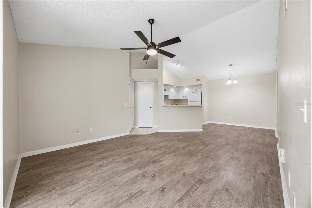 For Sale: $155,000 (2 beds, 2 baths, 1054 Square Feet)