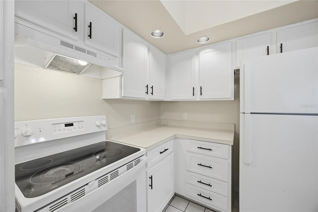 For Sale: $155,000 (2 beds, 2 baths, 1054 Square Feet)