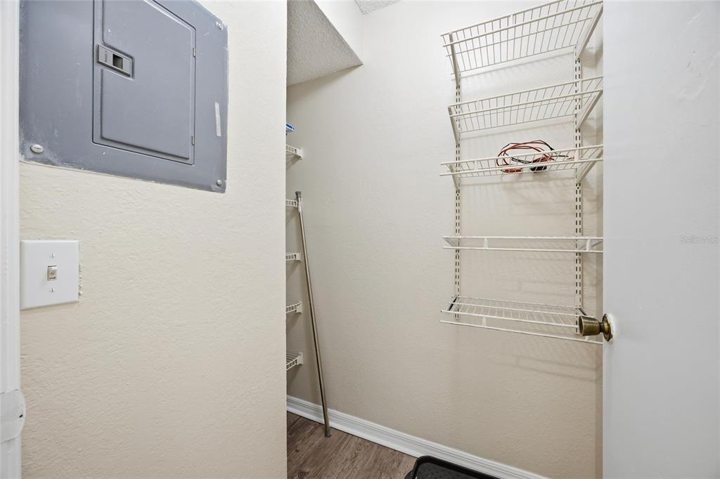 For Sale: $155,000 (2 beds, 2 baths, 1054 Square Feet)