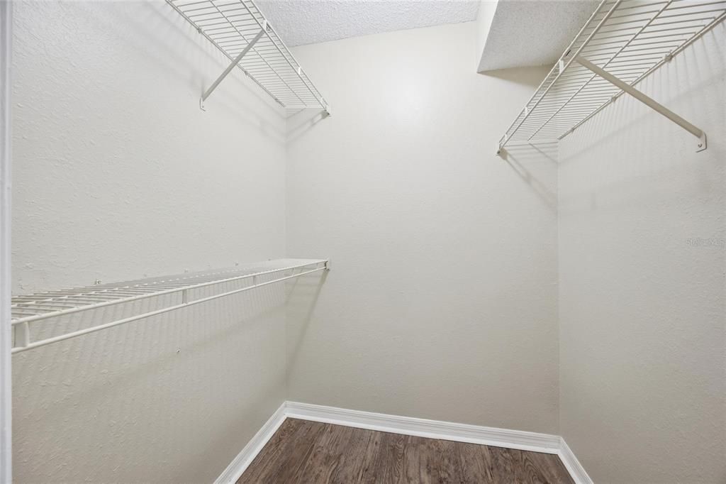 For Sale: $155,000 (2 beds, 2 baths, 1054 Square Feet)