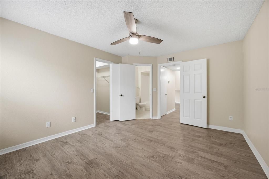 For Sale: $155,000 (2 beds, 2 baths, 1054 Square Feet)