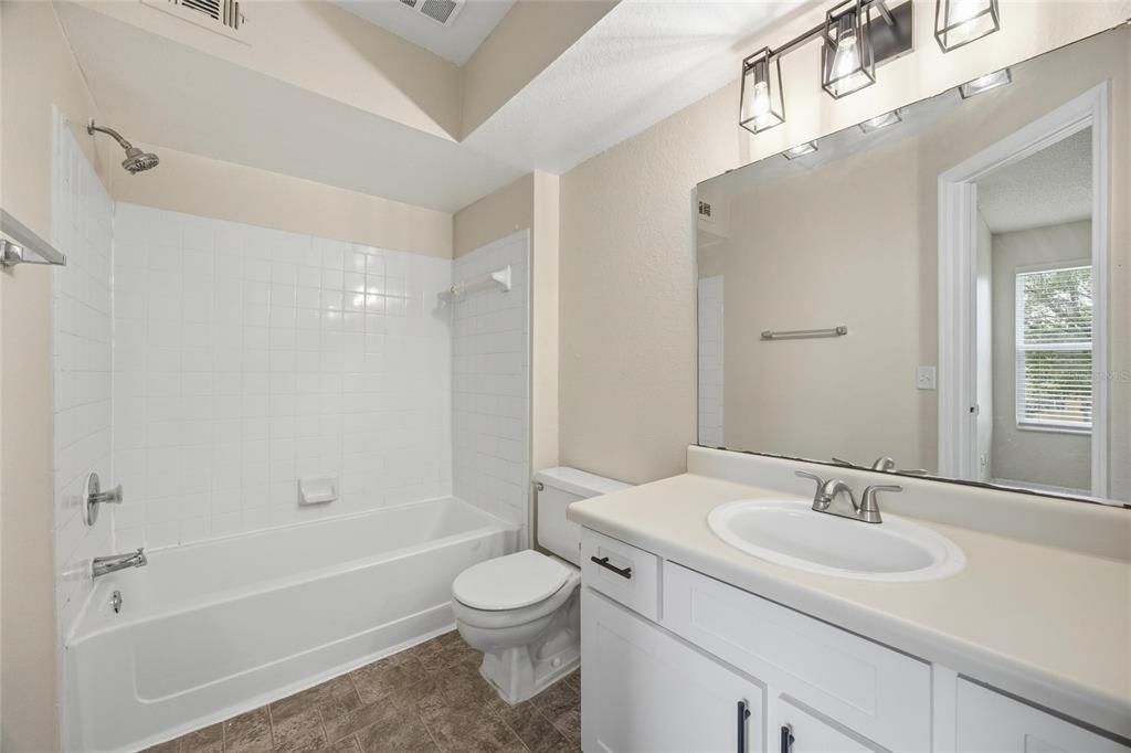 For Sale: $155,000 (2 beds, 2 baths, 1054 Square Feet)