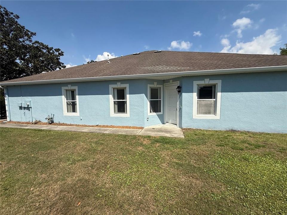Active With Contract: $259,900 (3 beds, 2 baths, 1581 Square Feet)