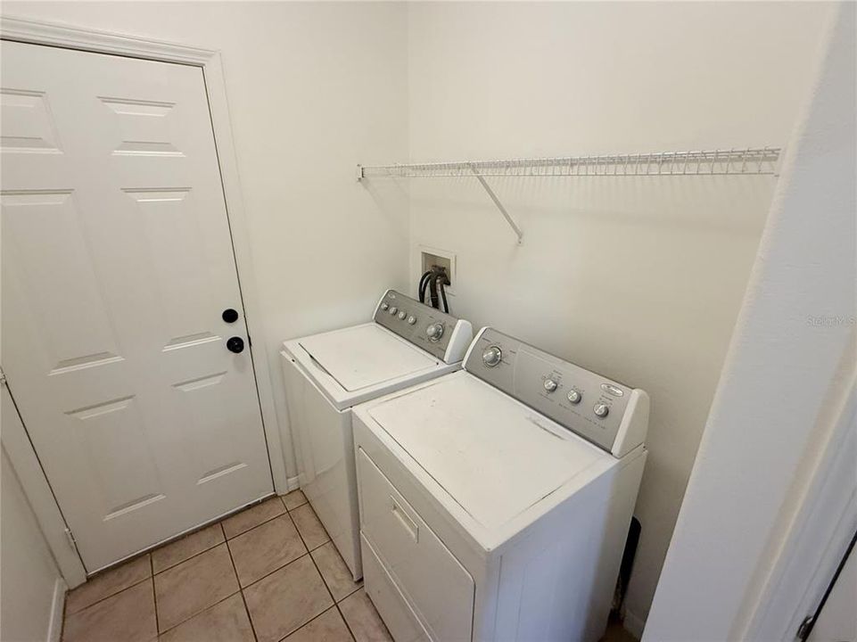Active With Contract: $259,900 (3 beds, 2 baths, 1581 Square Feet)