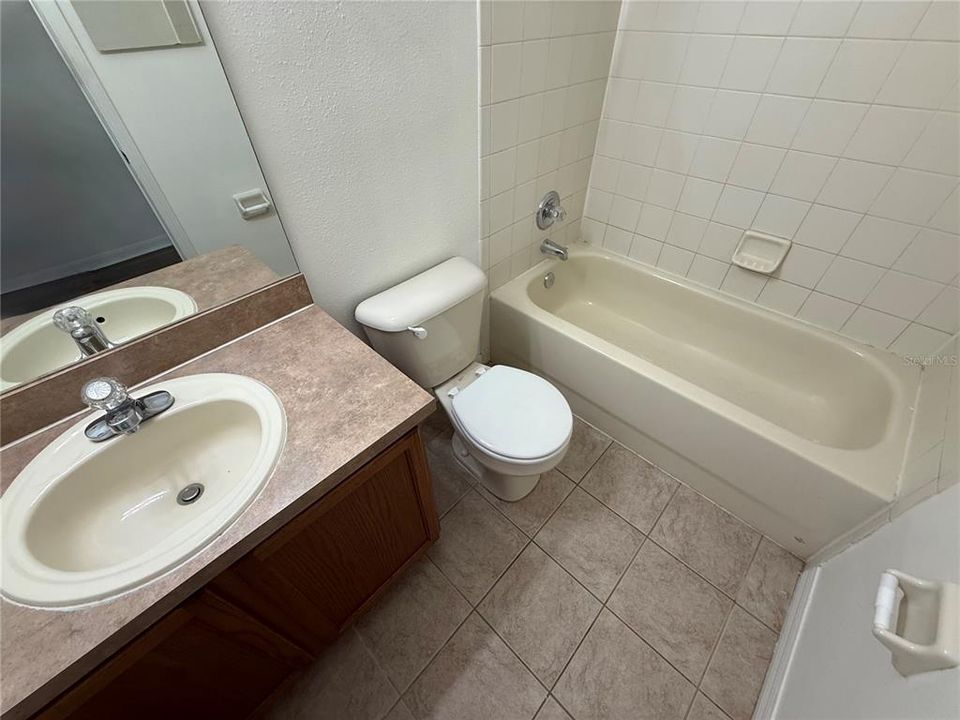 Active With Contract: $259,900 (3 beds, 2 baths, 1581 Square Feet)