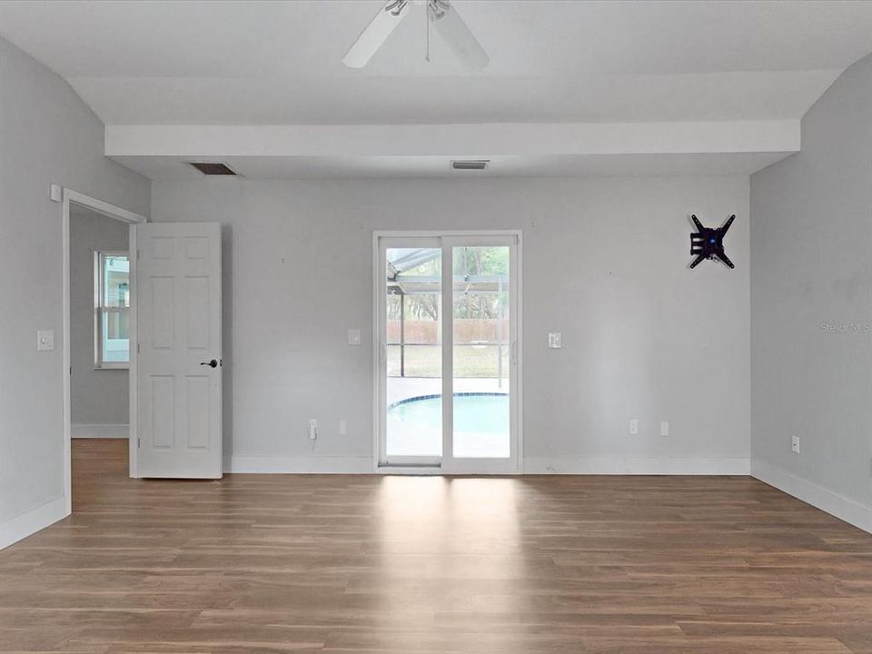 Activo con contrato: $634,900 (4 camas, 3 baños, 2832 Pies cuadrados)