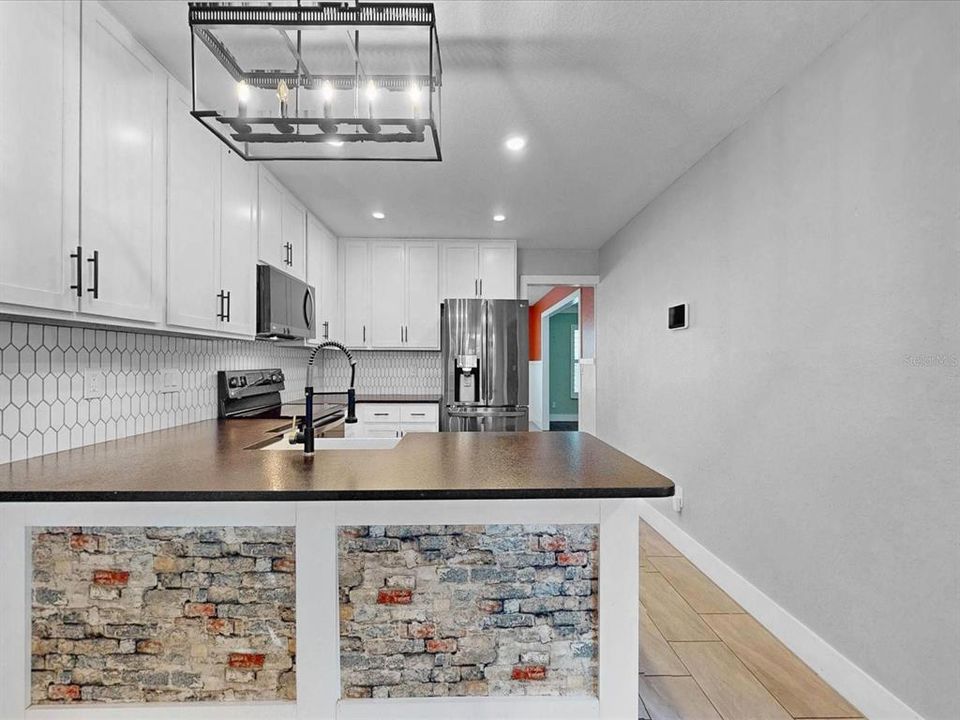 Activo con contrato: $634,900 (4 camas, 3 baños, 2832 Pies cuadrados)
