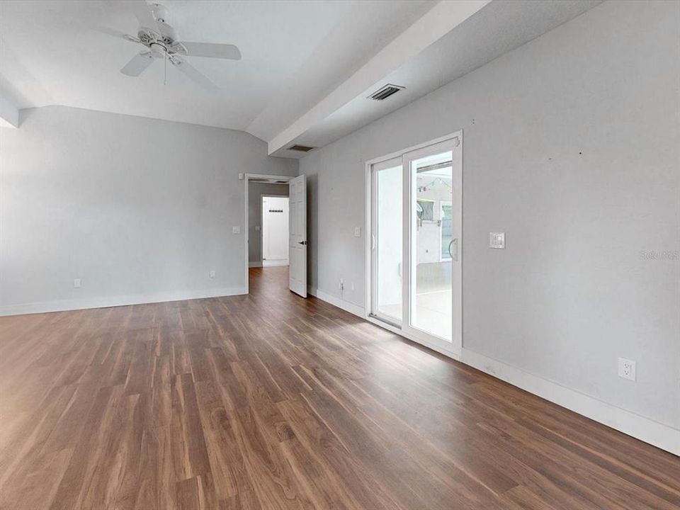 Activo con contrato: $634,900 (4 camas, 3 baños, 2832 Pies cuadrados)