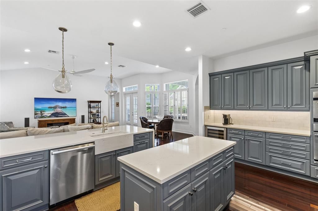 En Venta: $1,895,000 (6 camas, 5 baños, 4315 Pies cuadrados)