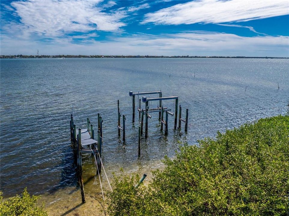 En Venta: $1,100,000 (0.51 acres)