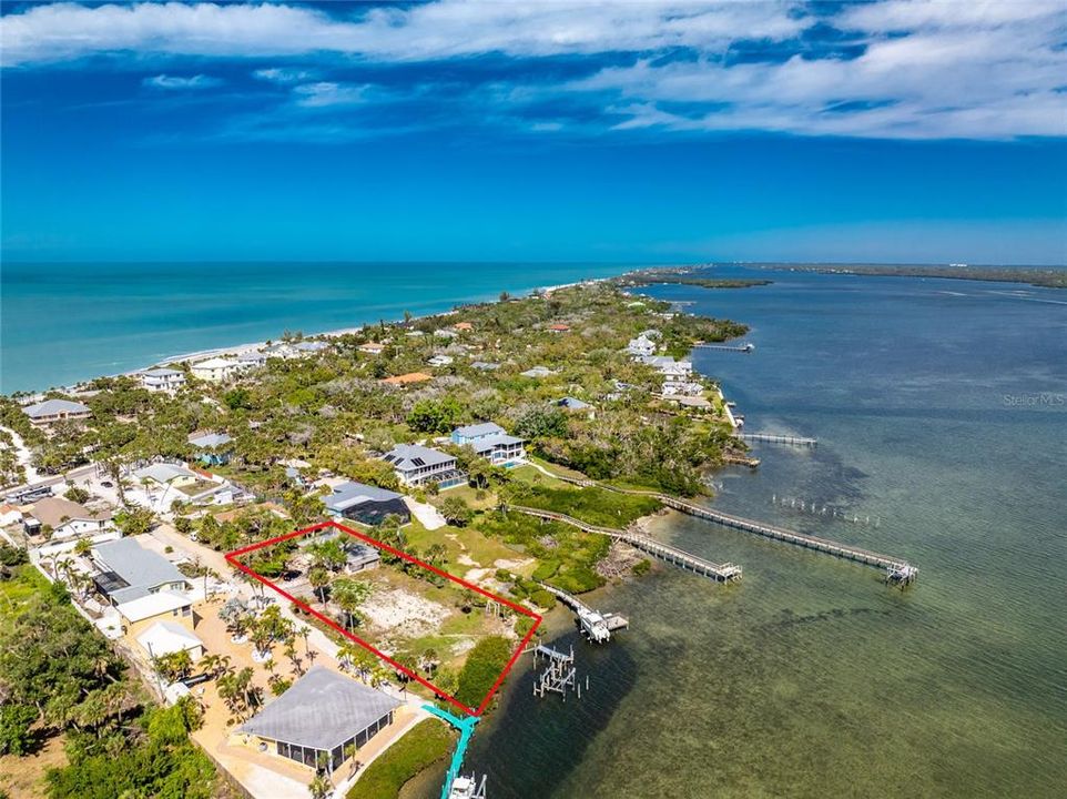 En Venta: $1,100,000 (0.51 acres)