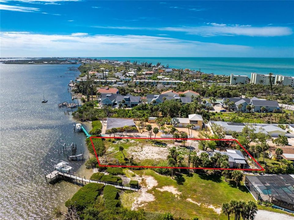 En Venta: $1,100,000 (0.51 acres)