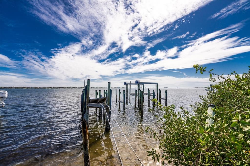En Venta: $1,100,000 (0.51 acres)