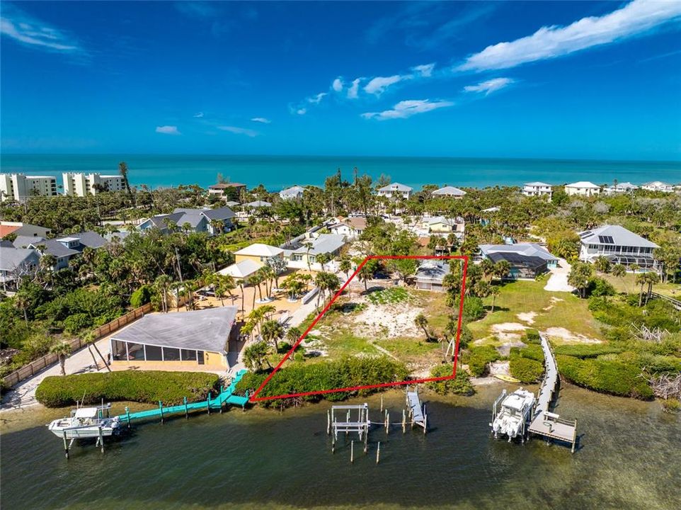 En Venta: $1,100,000 (0.51 acres)