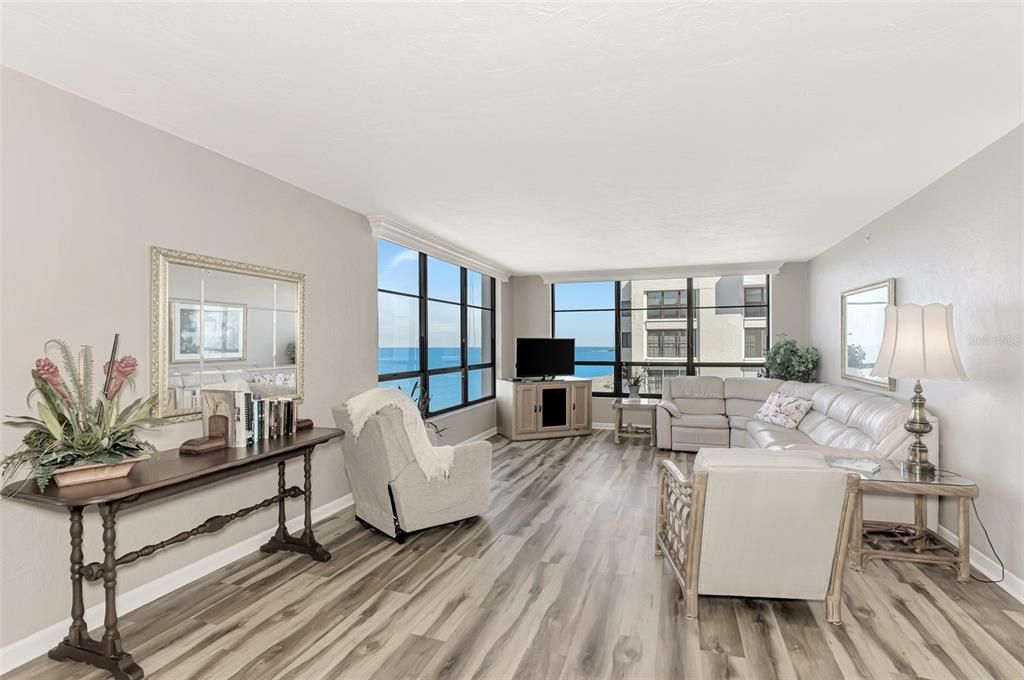 На продажу: $990,000 (2 спален, 2 ванн, 1284 Квадратных фут)