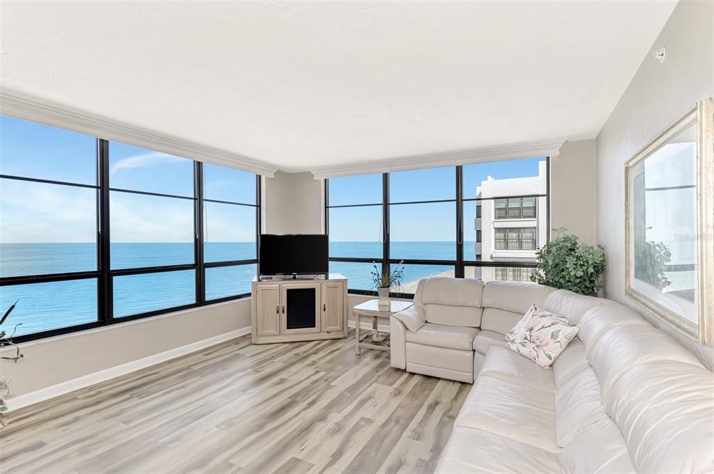 На продажу: $990,000 (2 спален, 2 ванн, 1284 Квадратных фут)