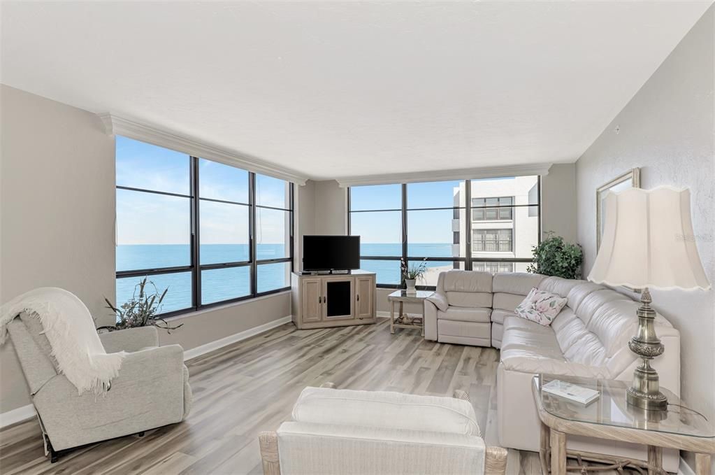 На продажу: $990,000 (2 спален, 2 ванн, 1284 Квадратных фут)