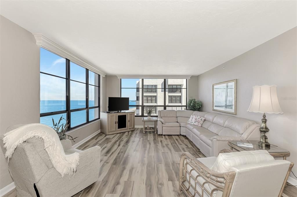 На продажу: $990,000 (2 спален, 2 ванн, 1284 Квадратных фут)