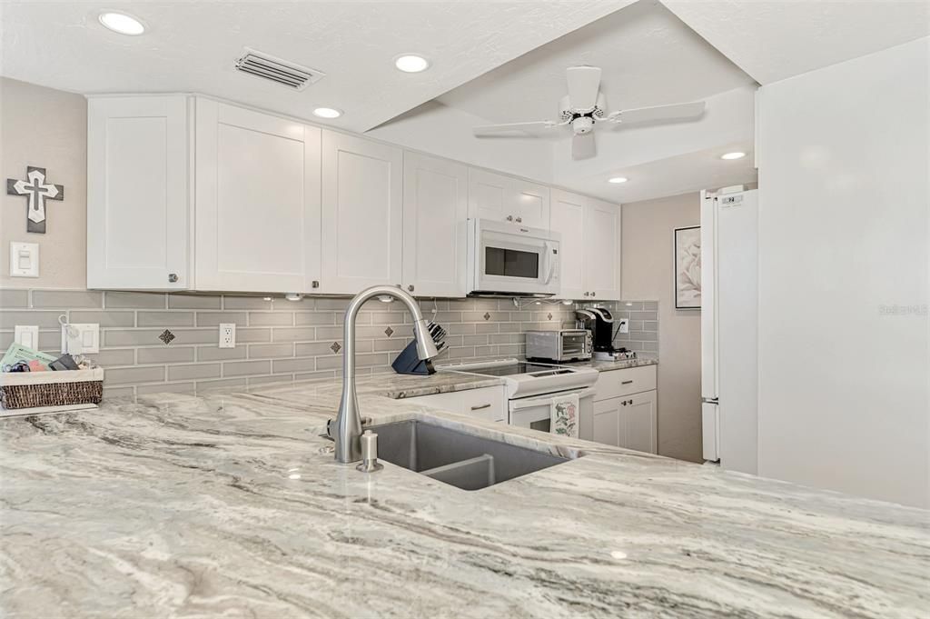 На продажу: $990,000 (2 спален, 2 ванн, 1284 Квадратных фут)