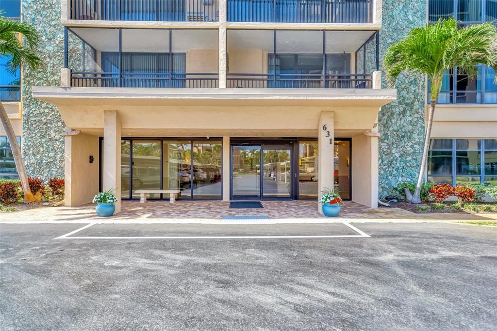 На продажу: $990,000 (2 спален, 2 ванн, 1284 Квадратных фут)