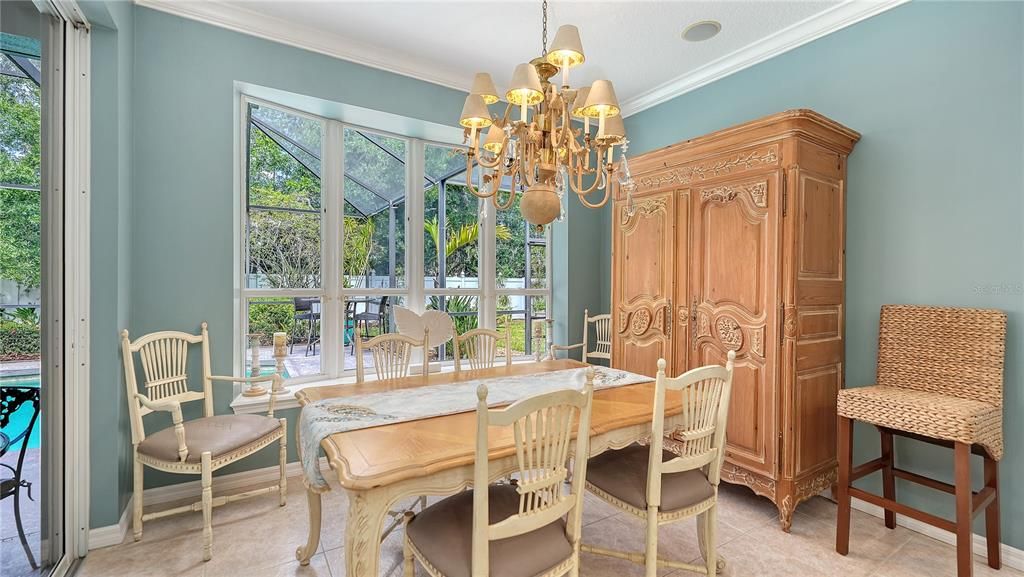 Activo con contrato: $749,000 (3 camas, 2 baños, 2307 Pies cuadrados)