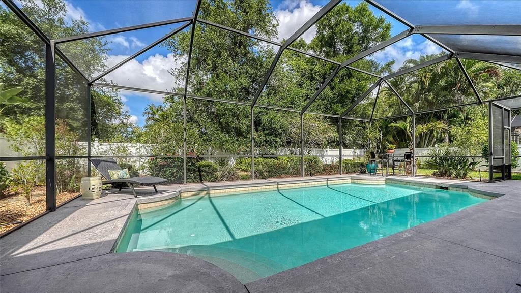Activo con contrato: $749,000 (3 camas, 2 baños, 2307 Pies cuadrados)