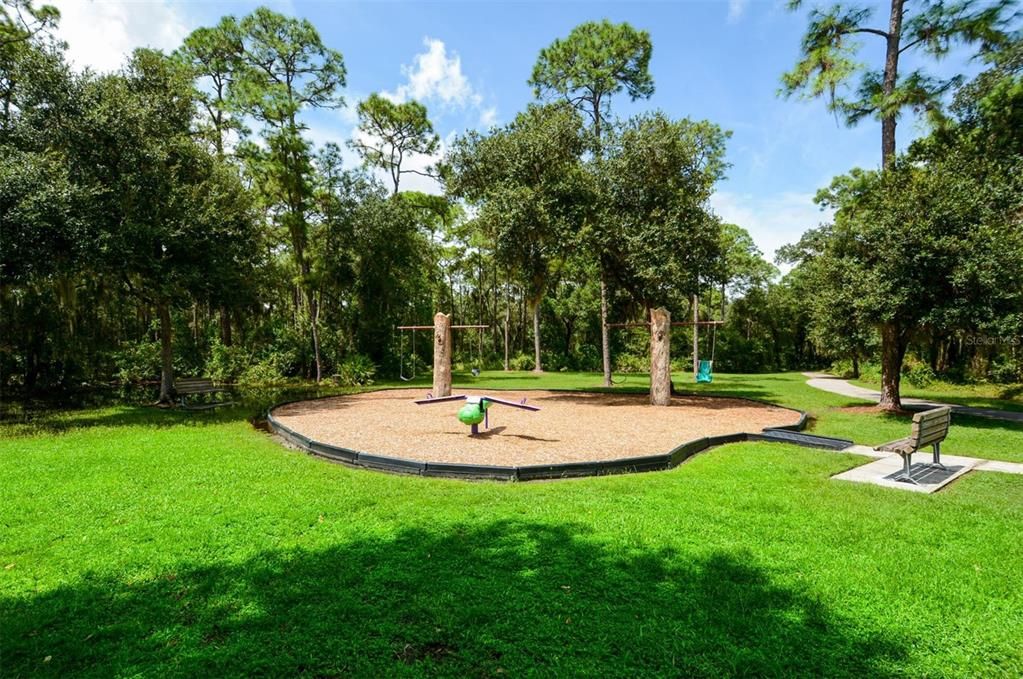 Activo con contrato: $749,000 (3 camas, 2 baños, 2307 Pies cuadrados)