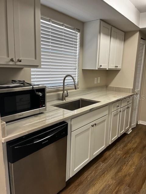 В аренду: $1,700 (2 спален, 2 ванн, 1075 Квадратных фут)