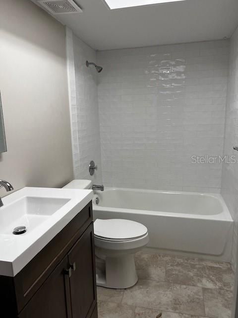 В аренду: $1,700 (2 спален, 2 ванн, 1075 Квадратных фут)