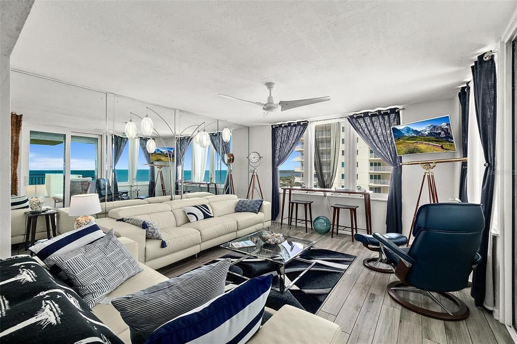 En Venta: $369,900 (2 camas, 2 baños, 1297 Pies cuadrados)